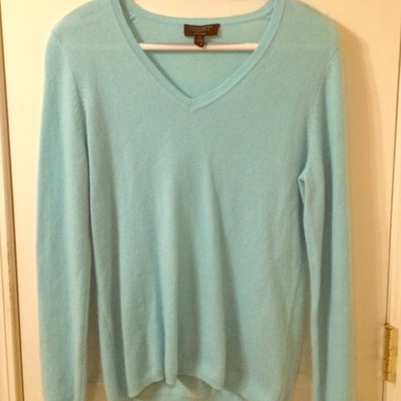 Light Blue Cashmere V-Neck Sweater - Picture 1 of 1